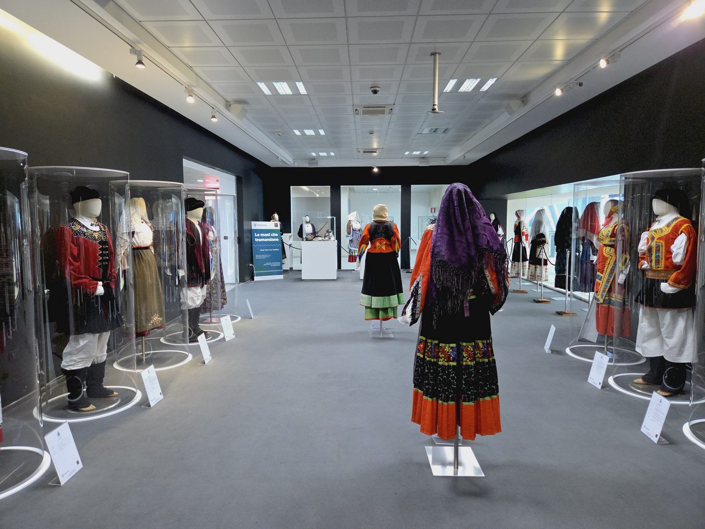 Trame di Sardegna, allestimento della mostra – foto 13